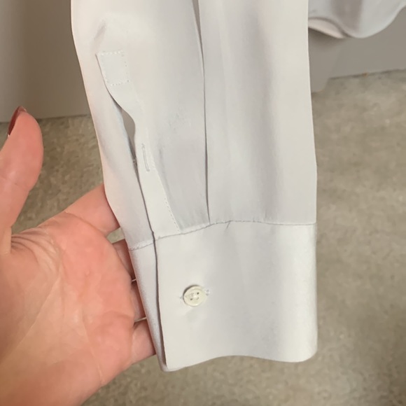 Everlane Silk Split Neck Shirt White/Gray Size 4 - Picture 4 of 8